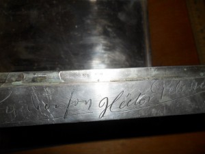 Сигаретница  серебро 800 пр с подписями.