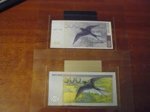 Эстония 500 крон UNC в слабе 1996 и 2000 года 	Сообщение