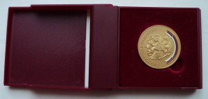 Золотая медаль РФ ммд с коробкой