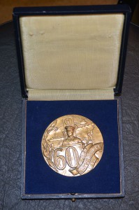 Настольная медаль "60 лет погранвойск 60 лет КГБ"