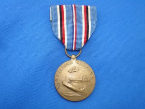 Медаль периода Второй мировой войны "Ehrenmedaille American"