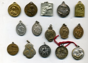 Подборка из 15 благотворительных медальонов Франция-Бельгия