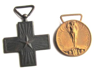 Италия. Крест и медаль.