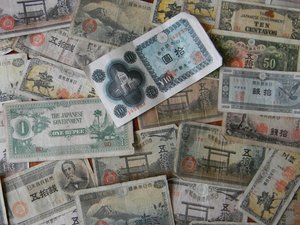 100 старинных банкнот Японии