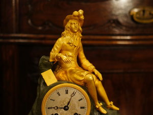 Часы каминные Франция 19 век. Бронза с позолотой