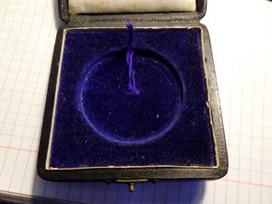 Медаль"За благонравие и успехи в науках" в коробке. Серебро.