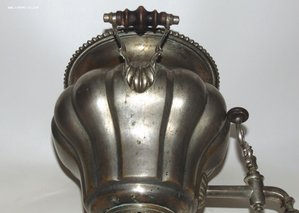 Самовар ваза наследников В.С. Баташёва на 4 литра.