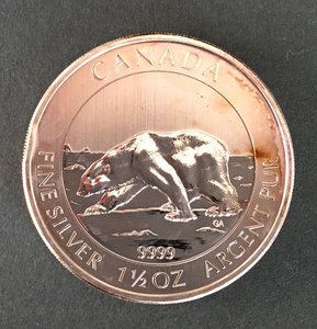 8 долларов 2013 года Канада. 1.5 унции серебра.