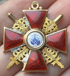 Знак ордена Св.Анны 3 степ. за Японию АК, мечи