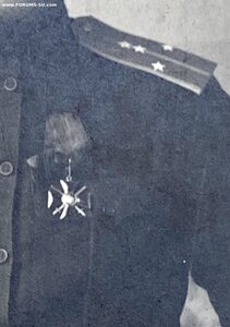 Два фото с Орденом Св.Владимира с мечами и Золотым оружием.