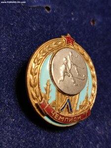 Знак ЧЕМПИОН Ленинграда Хоккей. Винт.. Эмали