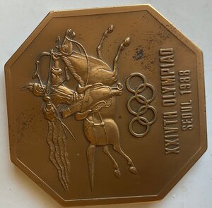 Комплект значков и медалей на тренера по борьбе