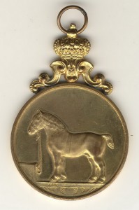 Медаль с конем.
