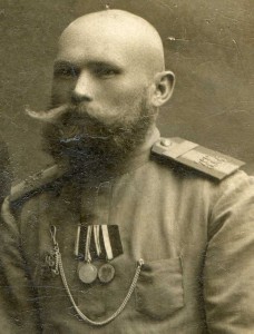 2 фото на одного человека, медали, знак, винтовка, 1914 год!