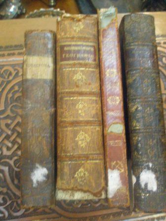 продам 4 книги