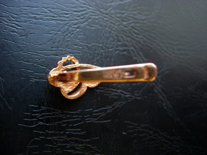 Кучка ювелирных изделий из золота