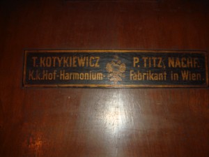 Фисгармония фирмы Котикиевича, Вена