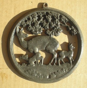 1960г. Маленькая плакетка Семья Оленей.Не частая.Куса.Чугун.
