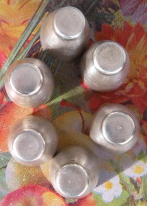 Шесть стопок.