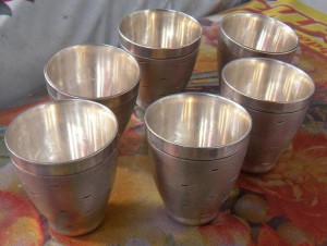 Шесть стопок.