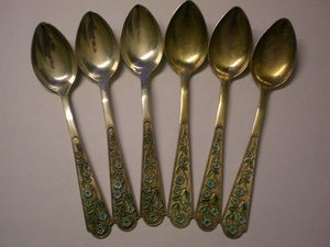 6 чайных ложек. в родной коробке! отличный сохран!