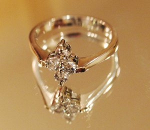 Кольцо  "Девичий крест" с 4-мя бр по 0,2 С = 0,8 C, Au 3,1 г