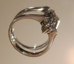 Кольцо  "Девичий крест" с 4-мя бр по 0,2 С = 0,8 C, Au 3,1 г