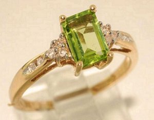 Кулон со сфеном и колечко "От спящей принцессы" с 10-ю бр