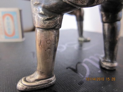 Боченок в серебре красивый