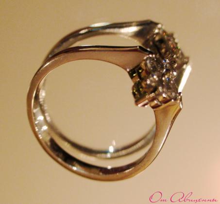 Кольцо  "Девичий крест" с 4-мя бр по 0,2 С = 0,8 C, Au 3,1 г