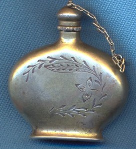 Серебряный флакончик