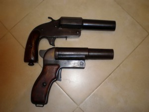 Ракетницы времен ВОВ (ОСП-30 и СПШ-44).