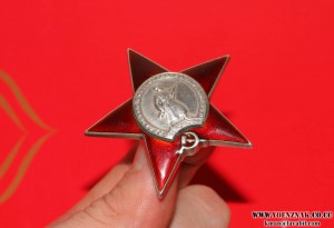 Красная звезда пятка, серебреная гайка, 200 тыс. , очень хор