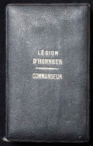 Большая кучка юбилейных рублей