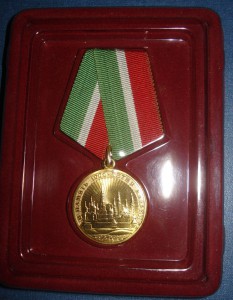 2 серебряных знака выпускников учебных заведений 1948 и 1952