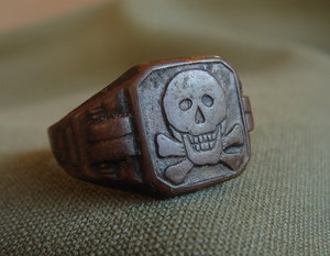 Кольца с черепами, SS Totenkopf, Wehrwolf, танк, Krim