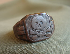 Кольца с черепами, SS Totenkopf, Wehrwolf, танк, Krim