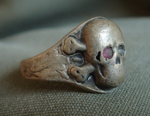 Кольца с черепами, SS Totenkopf, Wehrwolf, танк, Krim