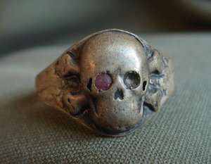 Кольца с черепами, SS Totenkopf, Wehrwolf, танк, Krim