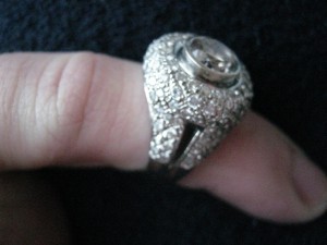 Женское колечко.106 бриллиантов