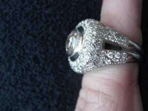 Женское колечко.106 бриллиантов