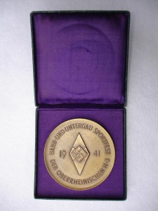 Медаль молодёжной организации Гитлерюгенд  /HJ/  в футляре.