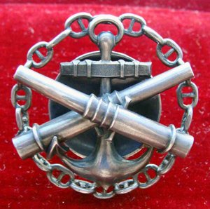 Знак морского артиллерийского класса.