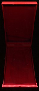 Пластмассовая коробка