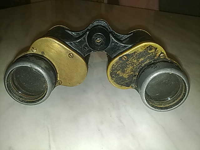 БИНОКЛЬ 1928 (Г.О.З.) В КОЖАНОМ ФУТЛЯРЕ.