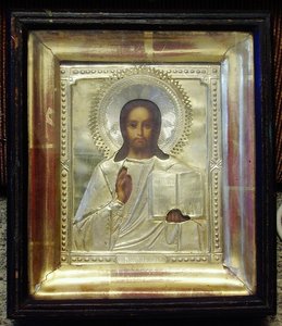 Вседержитель, в серебре, в киоте.
