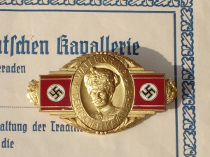 Знак "Waffenring Deutscher Kavallerie" 1 класса в "золоте"