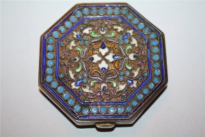 Пудренница - эмаль.