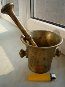 Ступка с "пестиком" (бронза).