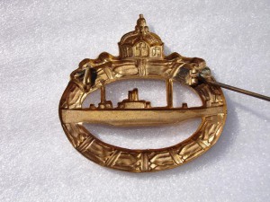 Знак подводника за 1 войну.